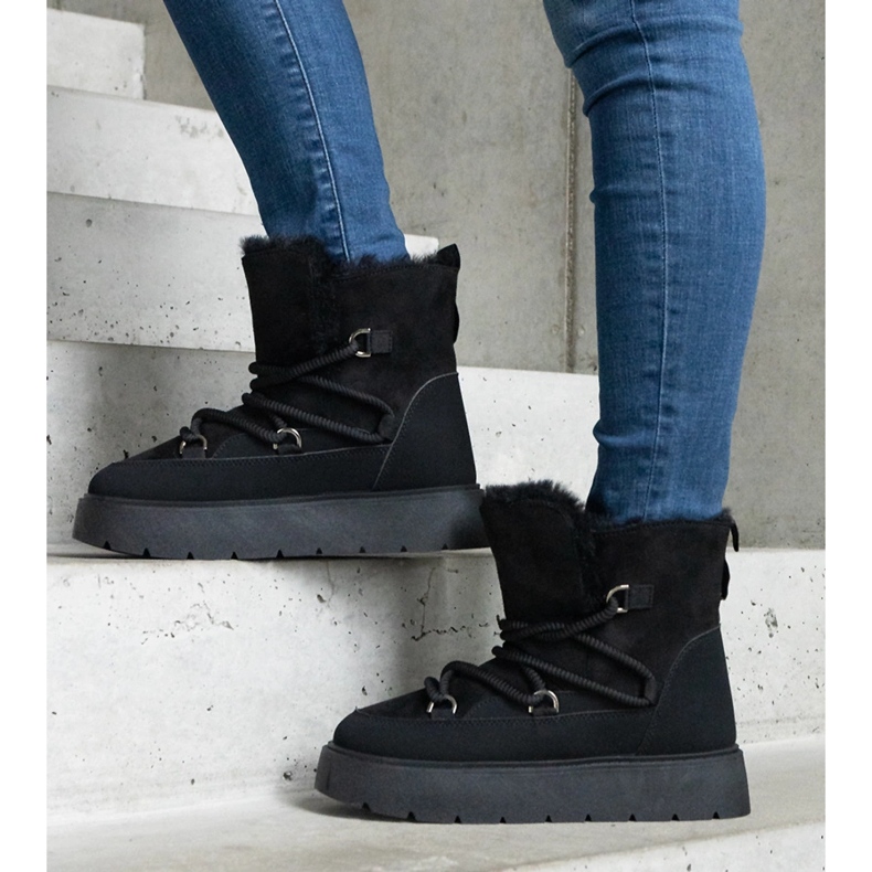 Mustat naisten alustalumisaappaat turkisvuorella 1