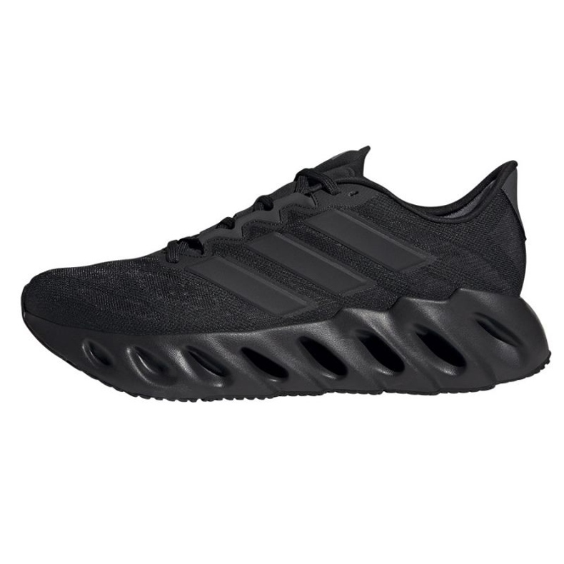 Kengät Adidas Switch Fwd M ID1779 musta 1