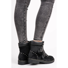 VICES työntekijöitä musta 1