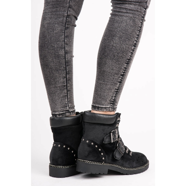 VICES työntekijöitä musta 1