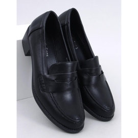 Mustat leveäkorkoiset pumput 1