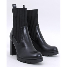 Naisten korkeakorkoiset nilkkurit, joissa resorit musta 1