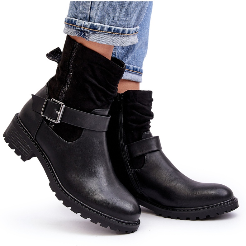 Erynn Naisten litteät saappaat soljella, musta 4