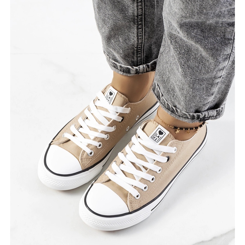 Klassiset beigenväriset Kolind naisten tennarit 1