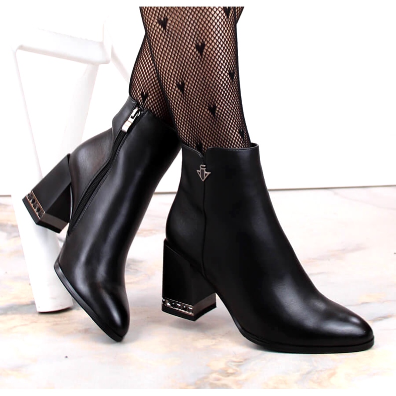 Naisten mustat eristetyt saappaat Filippo DBT4842/23 BK: lla 3