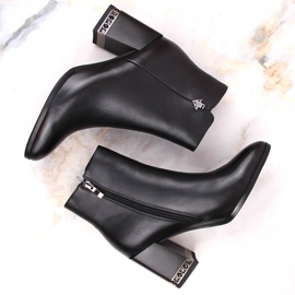 Naisten mustat eristetyt saappaat Filippo DBT4842/23 BK: lla 2