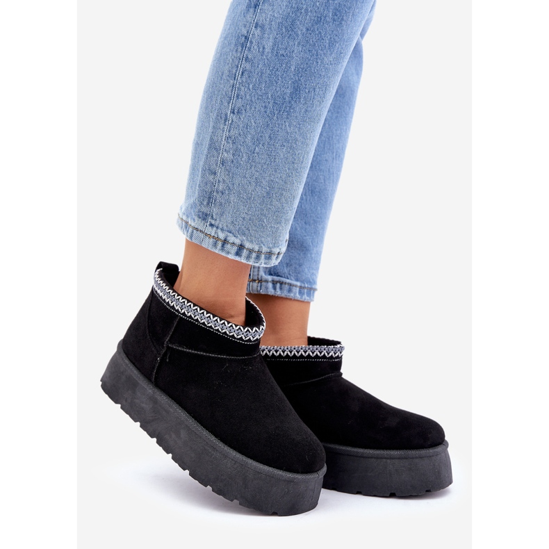 Mustat alustan lumisaappaat koristeellisella kirjontalla 1