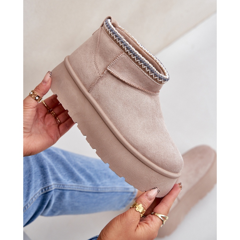 Vaaleanbeiget alustalumisaappaat koristeellisella brodeerauksella 2