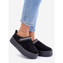 Mustat lumisaappaat koristeellisella brodeerauksella 1