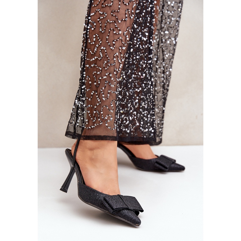 Kiiltävät mustat korkokengät rusetilla 2