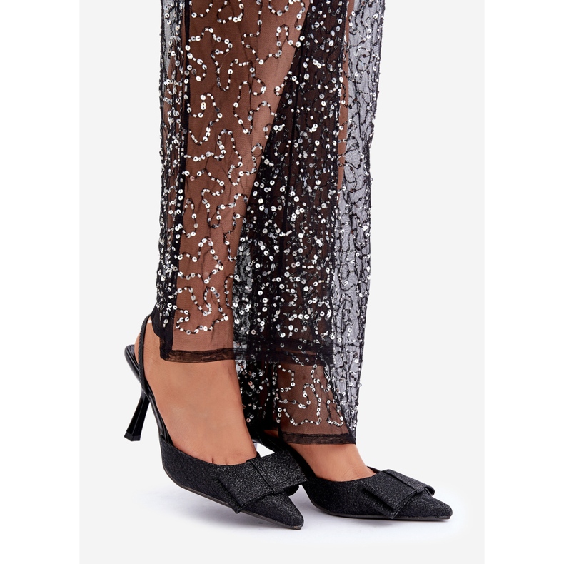 Kiiltävät mustat korkokengät rusetilla 1