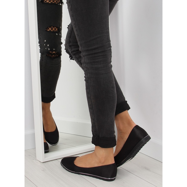 Satiinimusta ballerinat A8621 musta 2