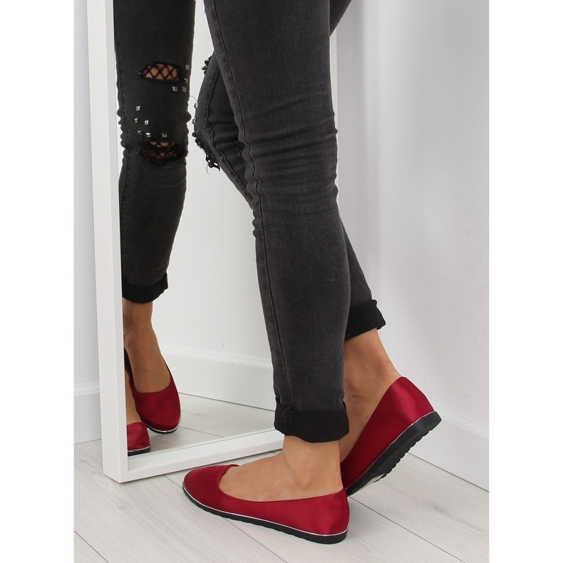 Satiininpunaiset balerinat A8621 punainen 2