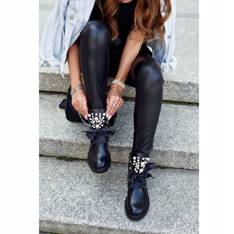 Ideal Naisten lämpimät saappaat helmillä ja nauhalla musta 3