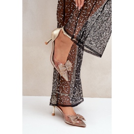 Naisten korkokengät koristeltu vaikuttavalla kultaisella rusetilla kultainen 1