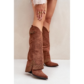 Ruskeat naisten saappaat, joissa koristeellinen päällinen 1