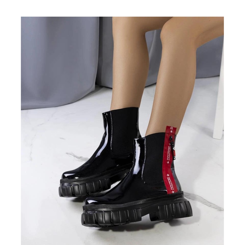 Castan mustat patentoidut nilkkurit - Solea 1