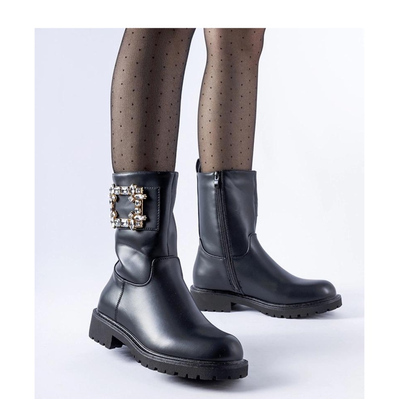 Mustat nilkkurit, jotka on koristeltu Wagner - Solea zirkoneilla 1