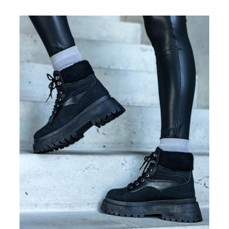 Best - Solean mustat tennarit paksulla pohjalla ja turkisella 1