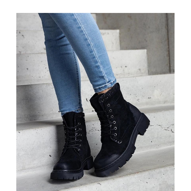 Mustat nilkkurit kiiltävillä Prairie-sisäkkeillä - Solea 2