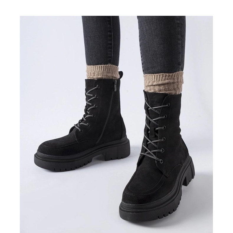 Mustat worker-nilkkurit massiivisella Riel - Solea -pohjalla 2