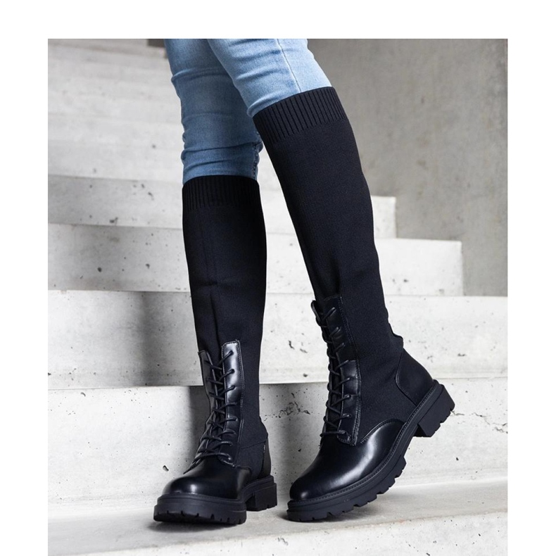 Mustat slip-on saappaat, joissa joustava materiaali päällinen Luana - Solea 1