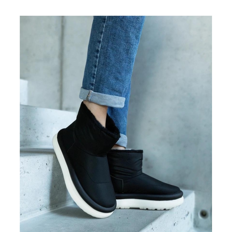 Mustat lämpimät lumisaappaat Cores - Solea -alustalla 2