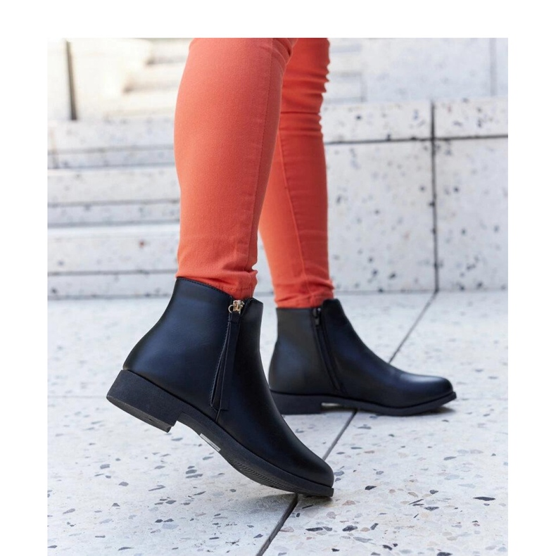 Mustat eristetyt Paien - Solean tasaiset saappaat 2