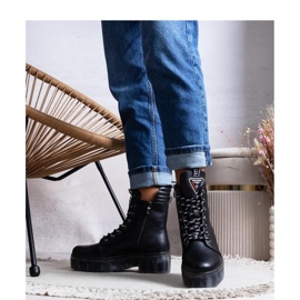 Mustat saappaat, luonnonnahkaa 1