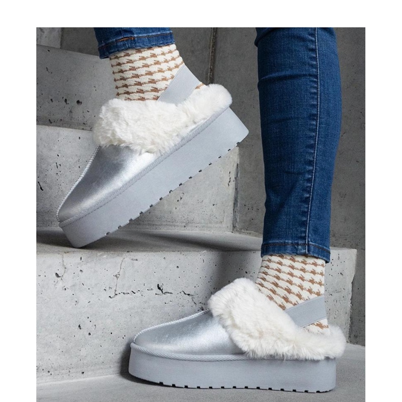 Hopeanväriset turkiskoristeiset tossut, joissa kuminauha kantapäässä, Asza - Solea harmaa 1