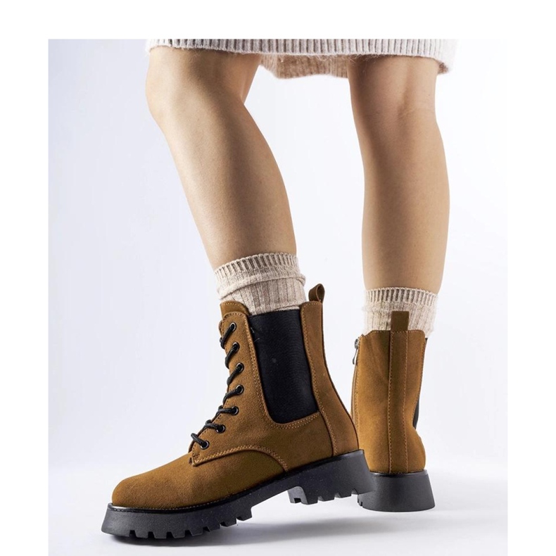 Ruskeat saappaat massiivisella pohjalla Swinford - Solea 1