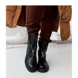 Mustat eristetyt nilkkurit vetoketjulla 1