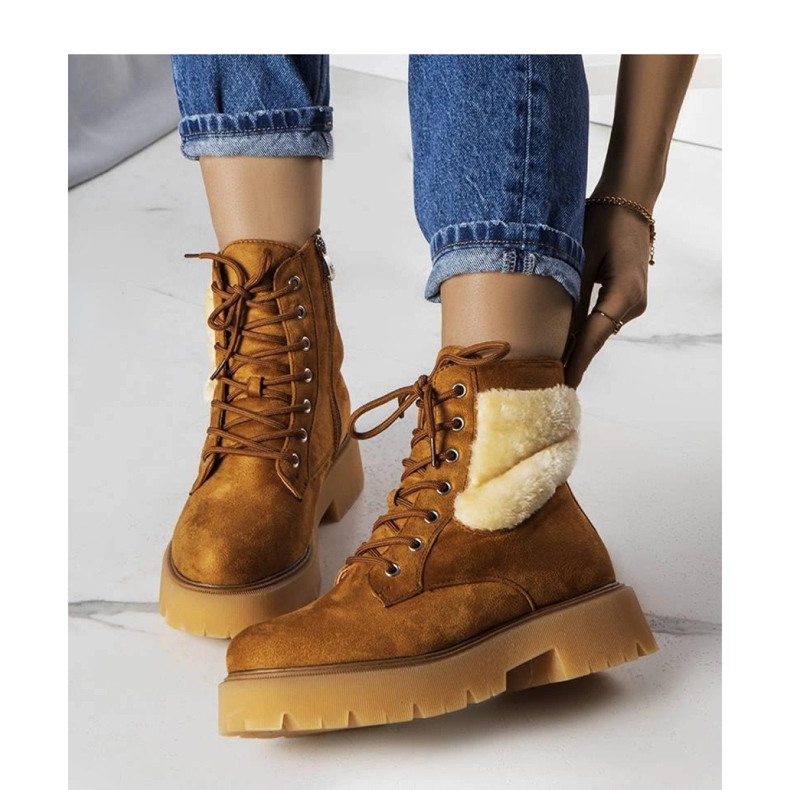 Ruskeat lämpöeristetyt saappaat turkista 1