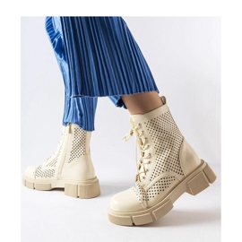 Beiget harjakattoiset saappaat 1