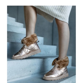 Kultaeristeiset lumisaappaat kauluksella kultainen 1