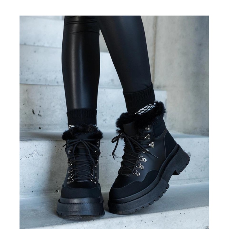 Massiiviset alustasaappaat turkista musta 1