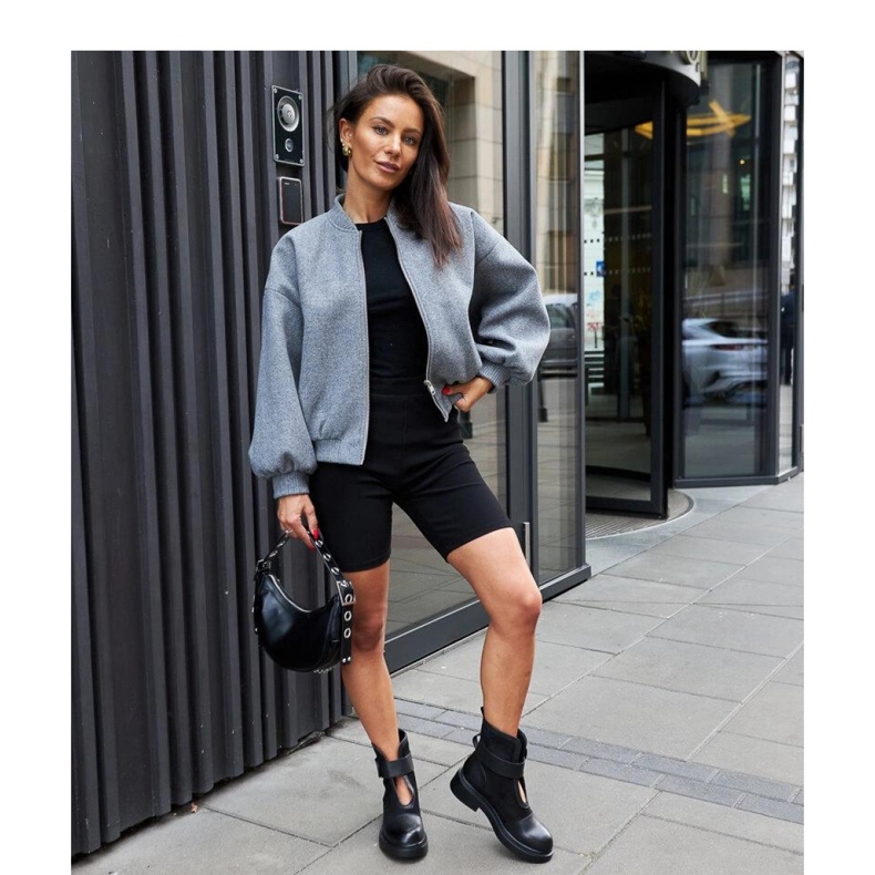 Naisten mustat saappaat 1