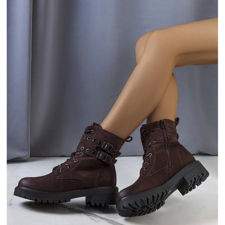 Tummanruskeat vaelluskengät 1