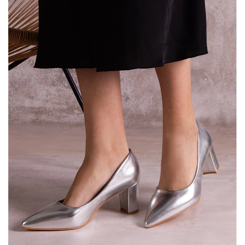 Postin hopeametallipumput 2