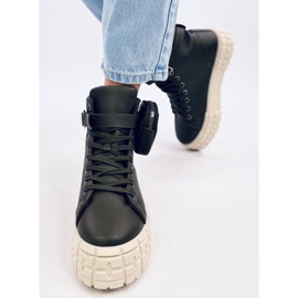 Vihreät korkeat tennarit 2