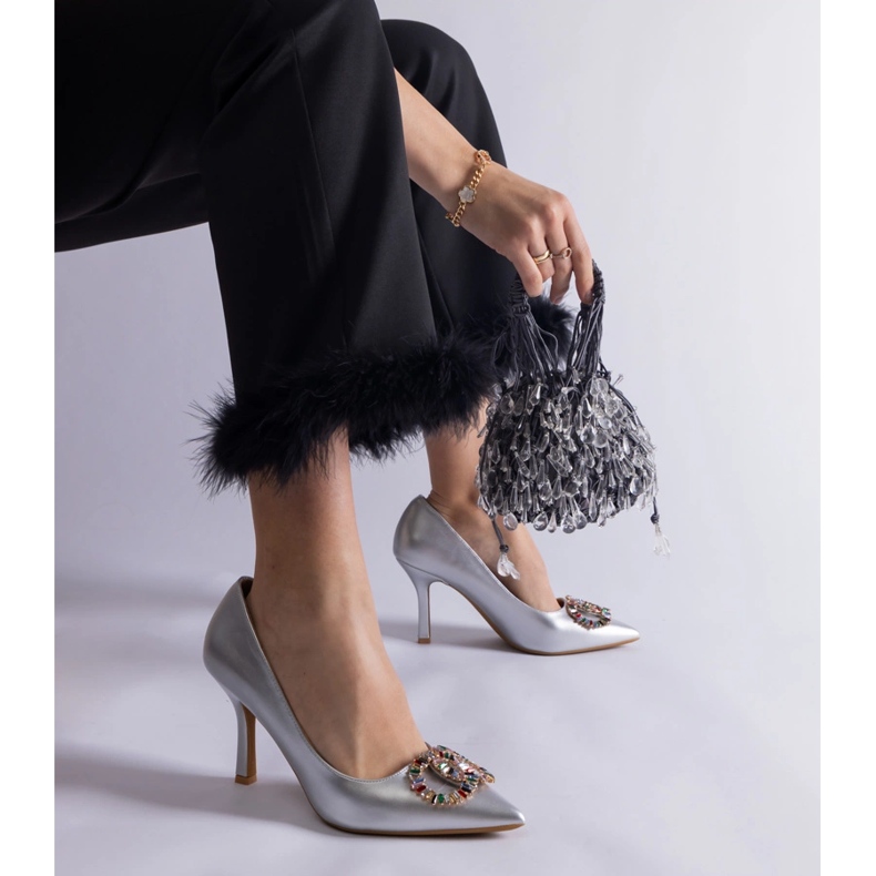 Hopeiset korkokengät, jotka on koristeltu värikkäillä zirkoneilla hopea 1