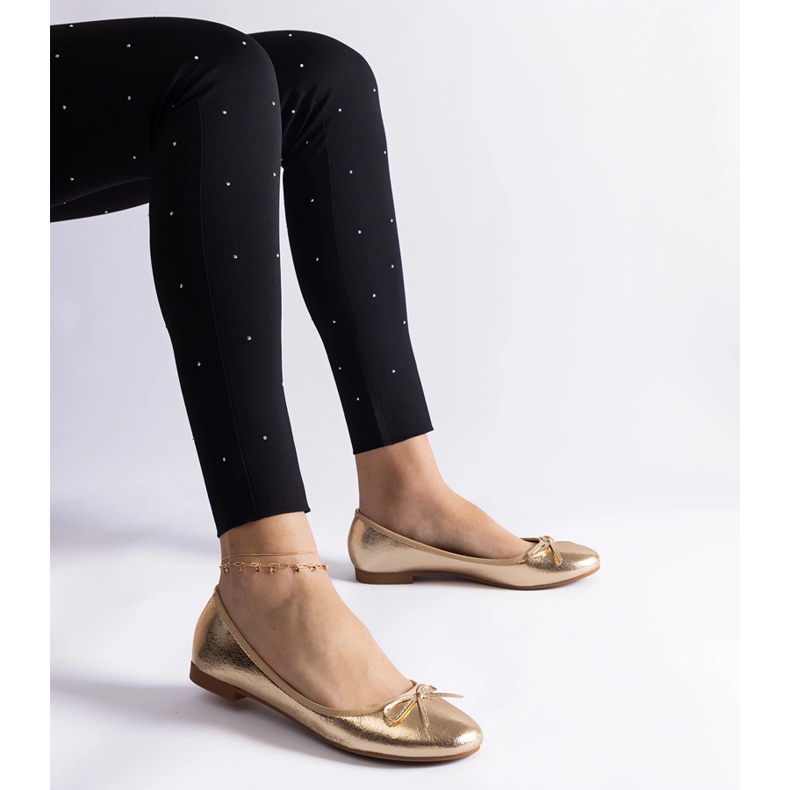 Kultaiset balerinakengät, joissa on rusetti kultainen 1