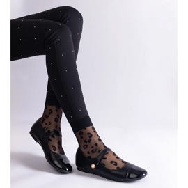 Mustat balettihousut, joissa patentoitu varvas, kiinnitetään tarranauhalla 1