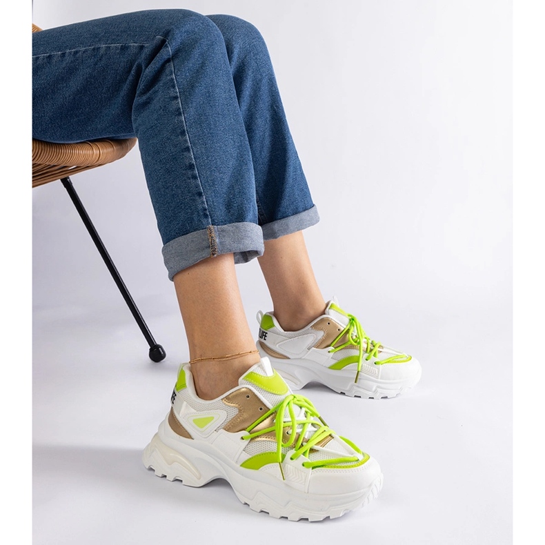 Valkoiset urheilulenkkarit valkoinen 1