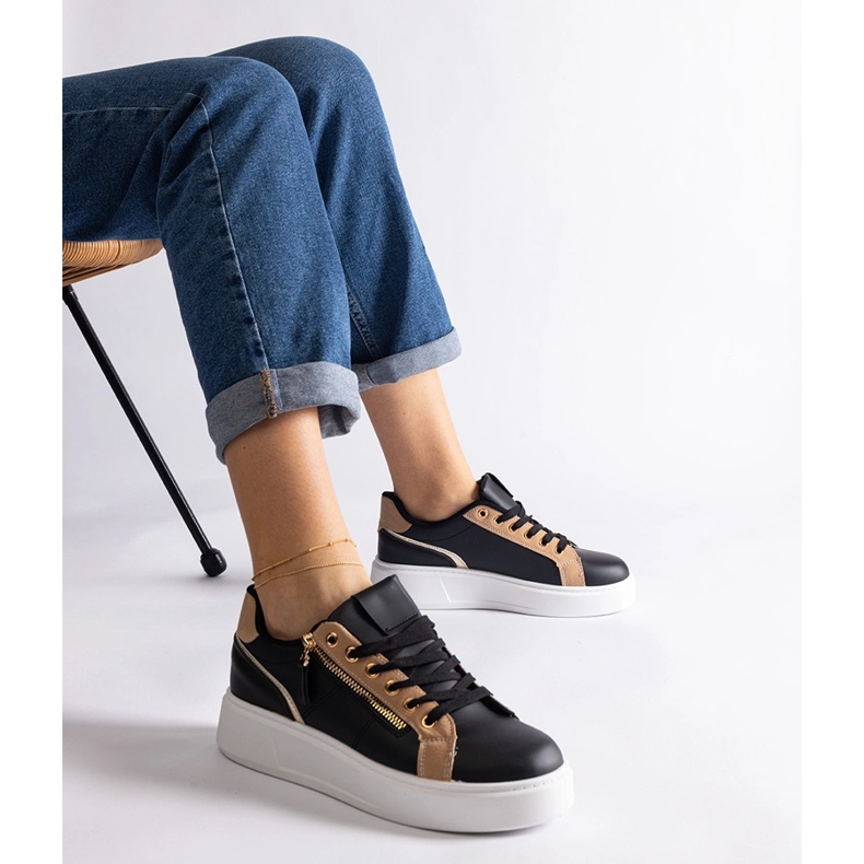 Mustat naisten urheilulenkkarit 1