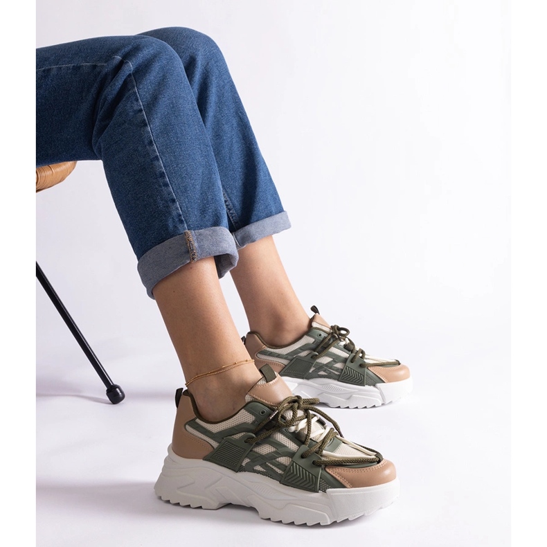 Naisten vihreät ja beigenväriset tennarit 1