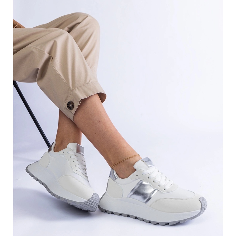 Lavalla valkoiset lenkkarit valkoinen 2