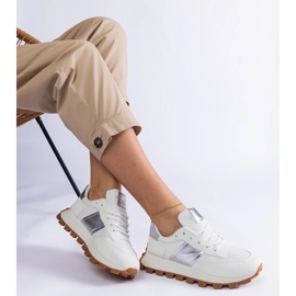 Valkoiset lenkkarit, joissa on näkyvä suojus valkoinen 2