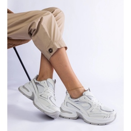 Valkoiset lenkkarit massiivisessa pohjassa valkoinen 1