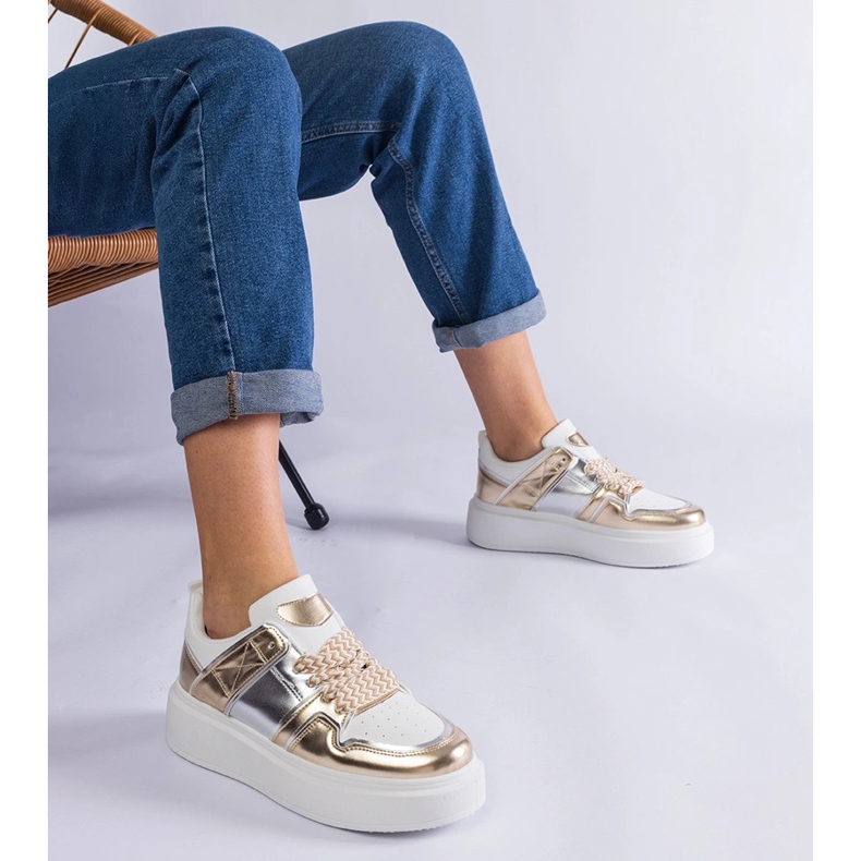 Kultaiset lenkkarit hopeisilla sisäkkeillä kultainen 1